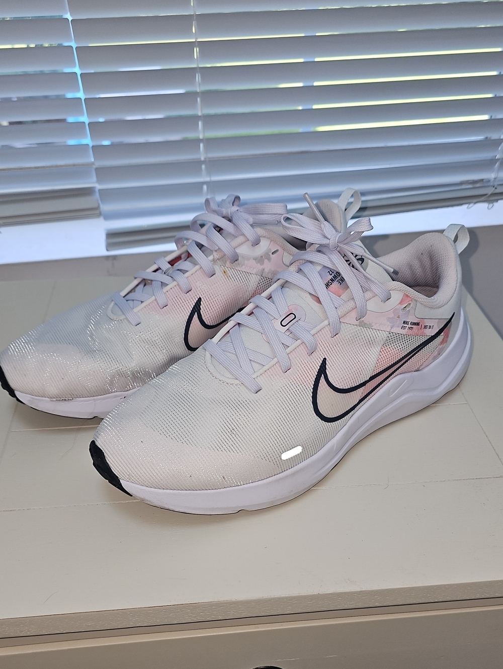 Nike Women's White and Light Pink Running Sneakers. (Worn Once)